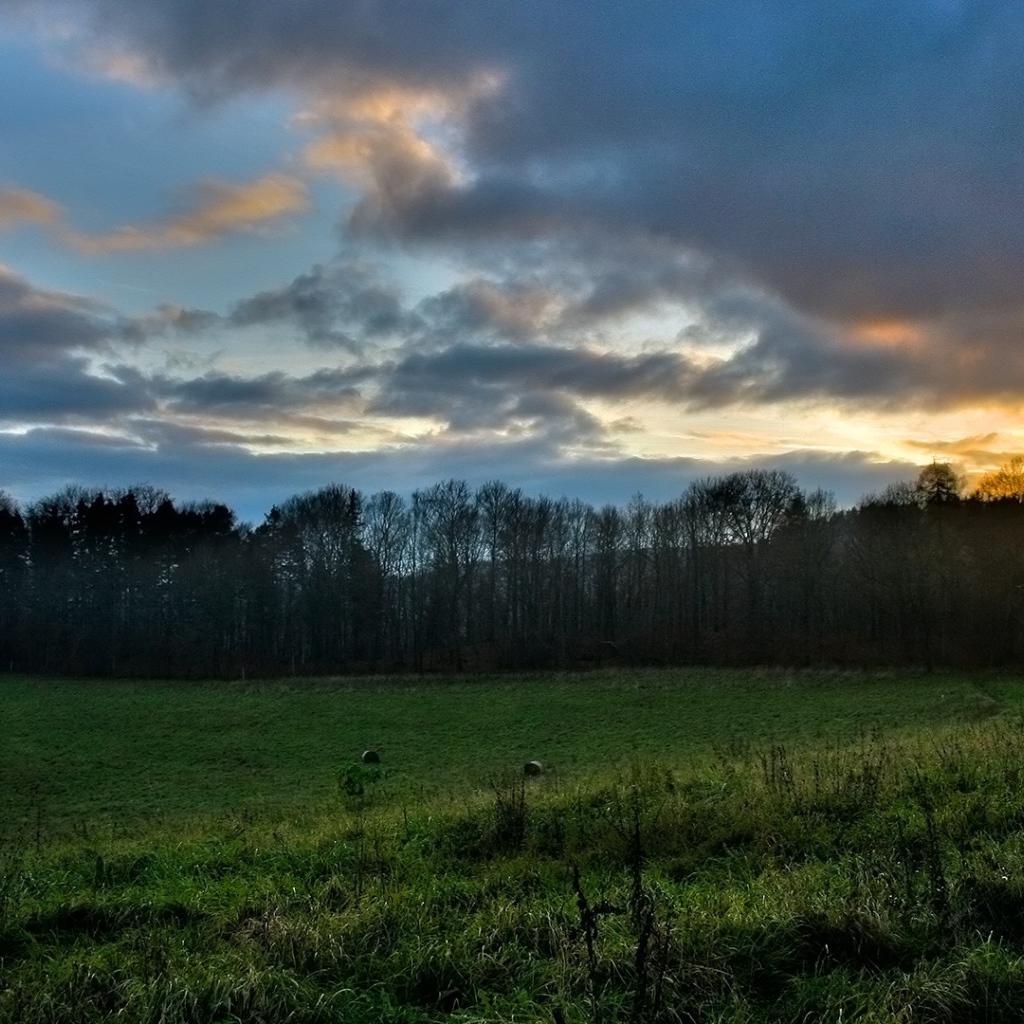 Красивый закат в Польше