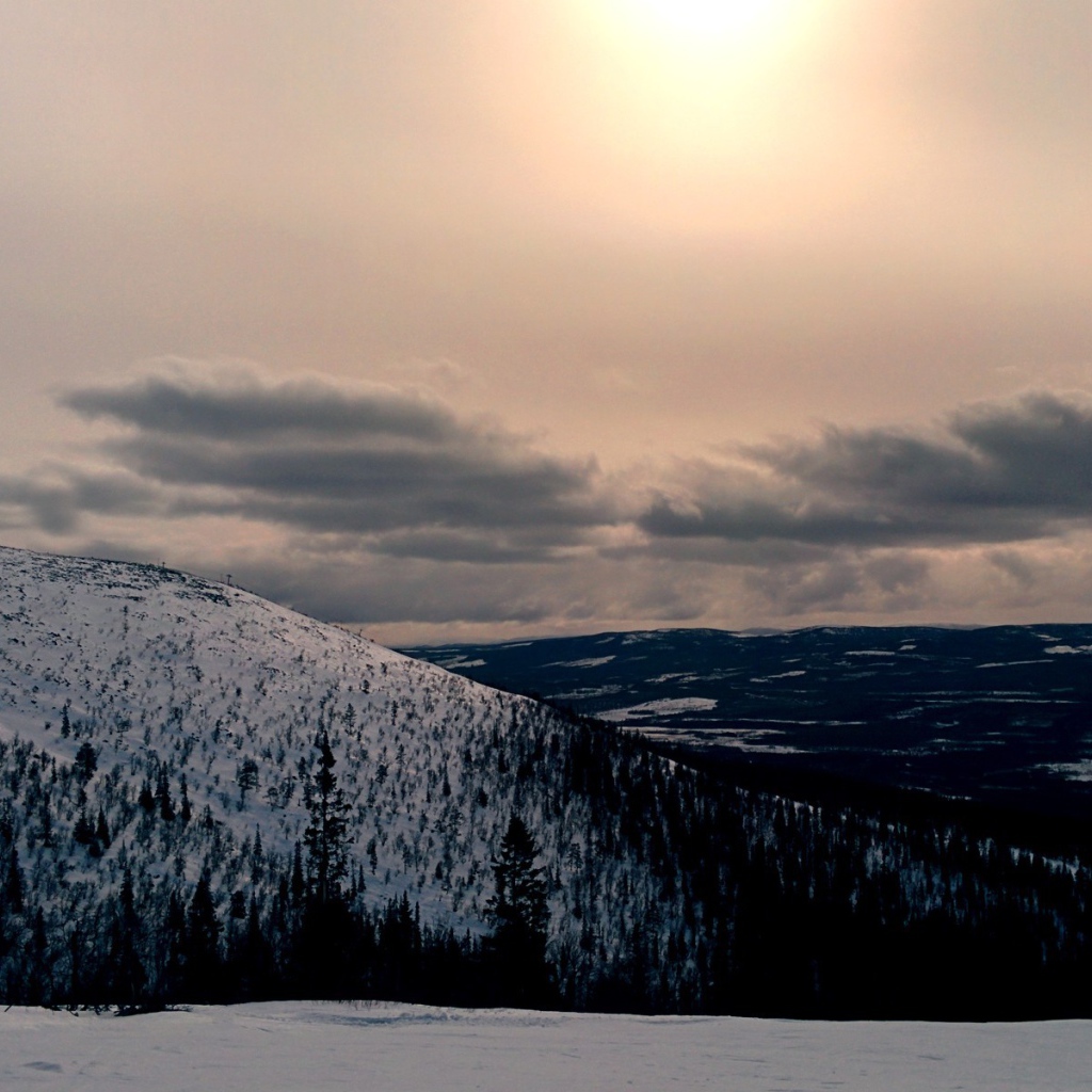Покрытая снегом гора, Швеция