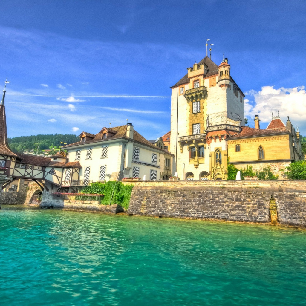 Старинный дом на набережной, Швейцария