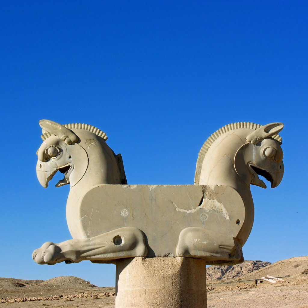 Древняя скульптура в Иране