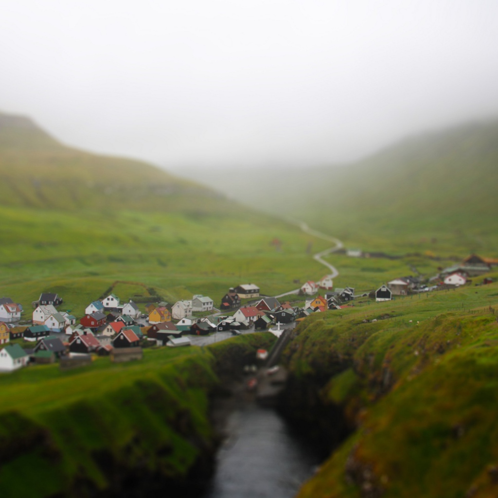 Овраг на окраине горного селения