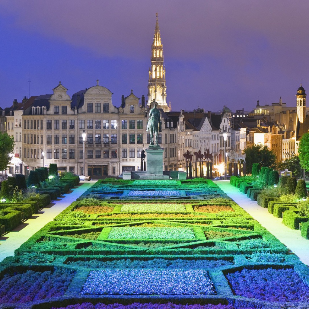 Аллея перед памятником в Бельгии