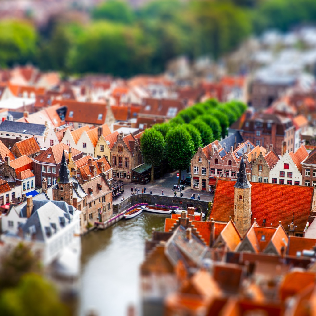 Аллея посреди Брюгге, Бельгия