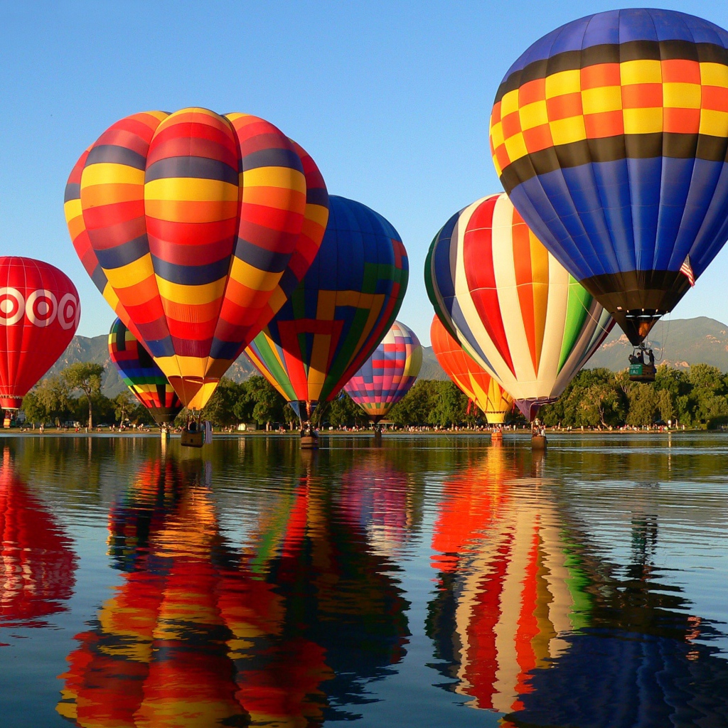 Воздушные шары на озере, Колорадо США