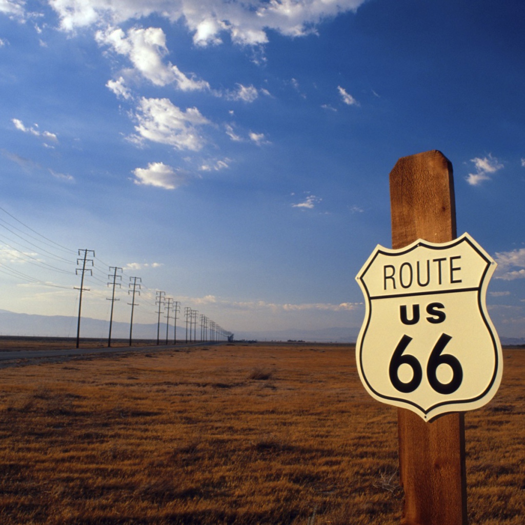 Шоссе 66 среди полей в США