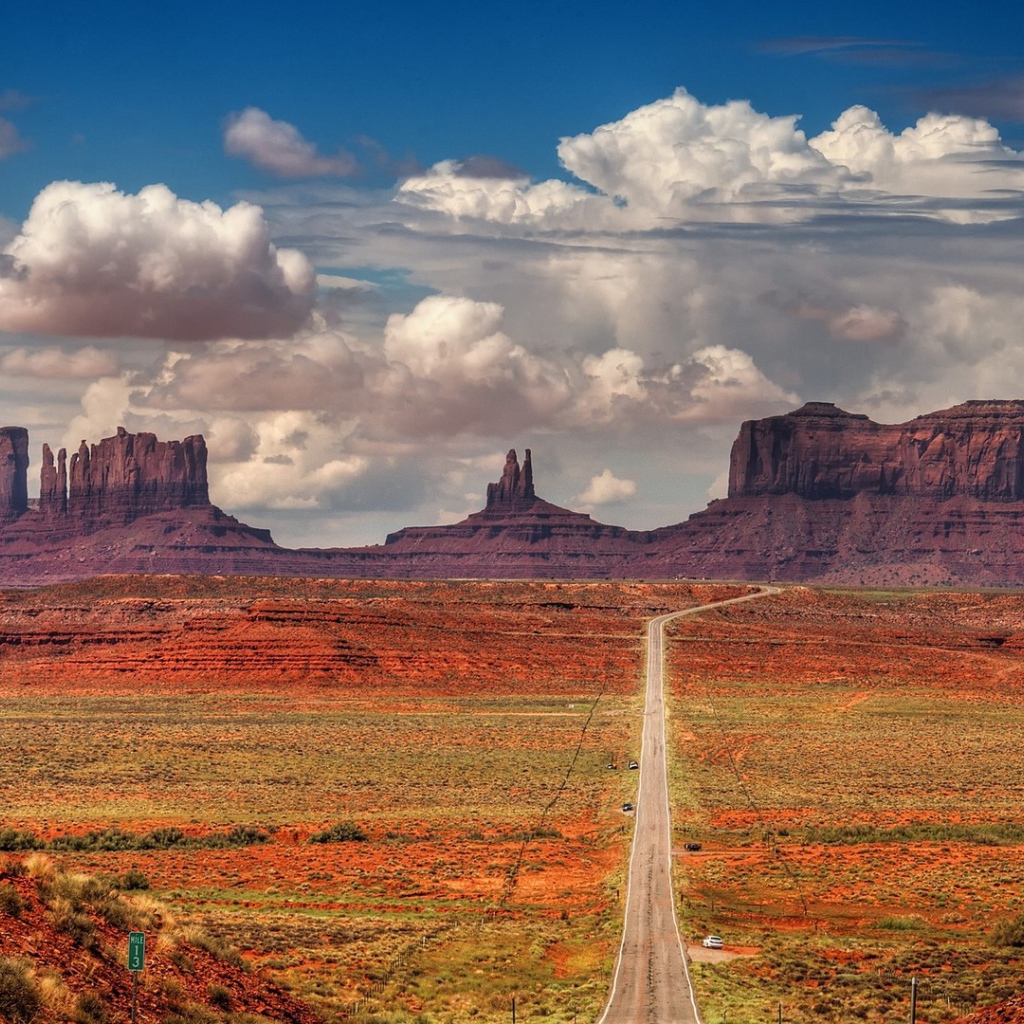 Шоссе в Долине монументов