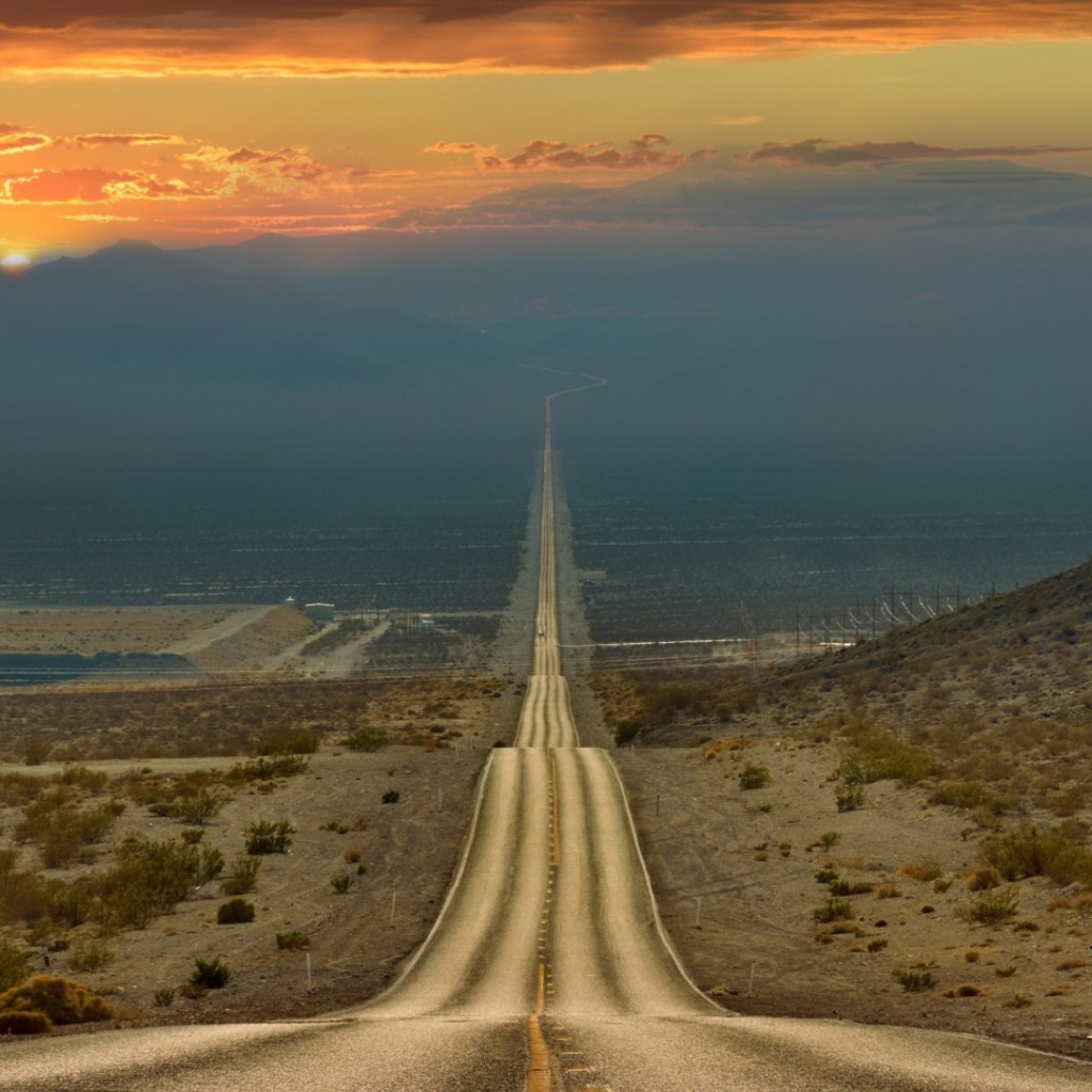 Прямая дорога спускается с гор, Калифорния