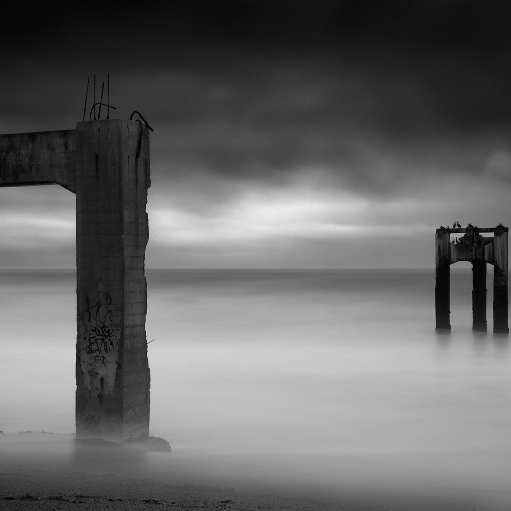Остатки пирса в тумане, Калифорния