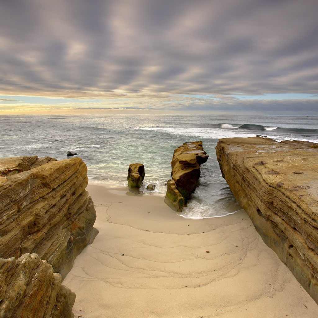 Скалистое побережье в Сан-Диего, США