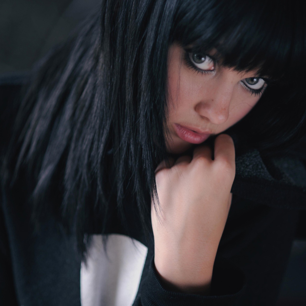 Актриса брюнетка Мелисса Кларк