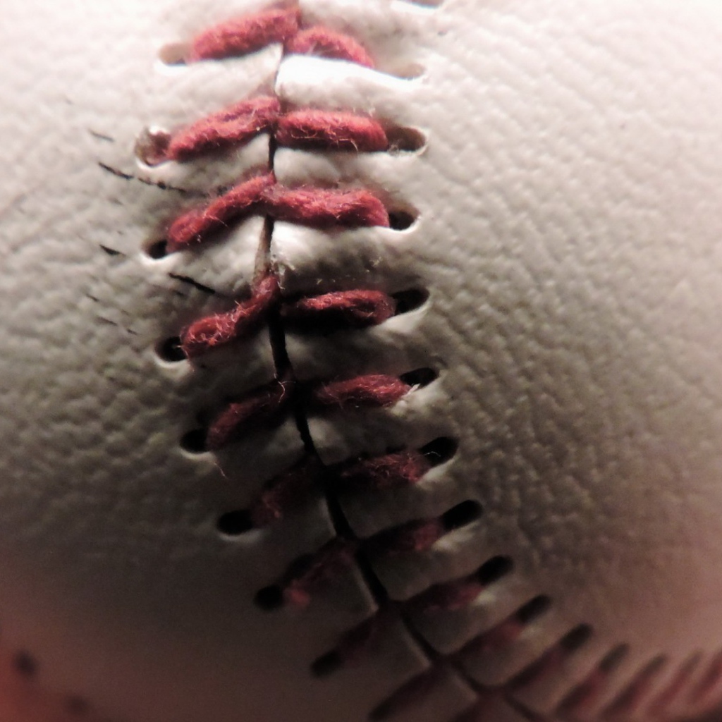 Прошивка на баскетбольном мяче