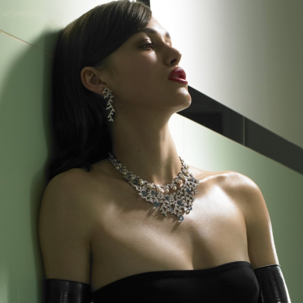 Драгоценности на шее Киры Найтли