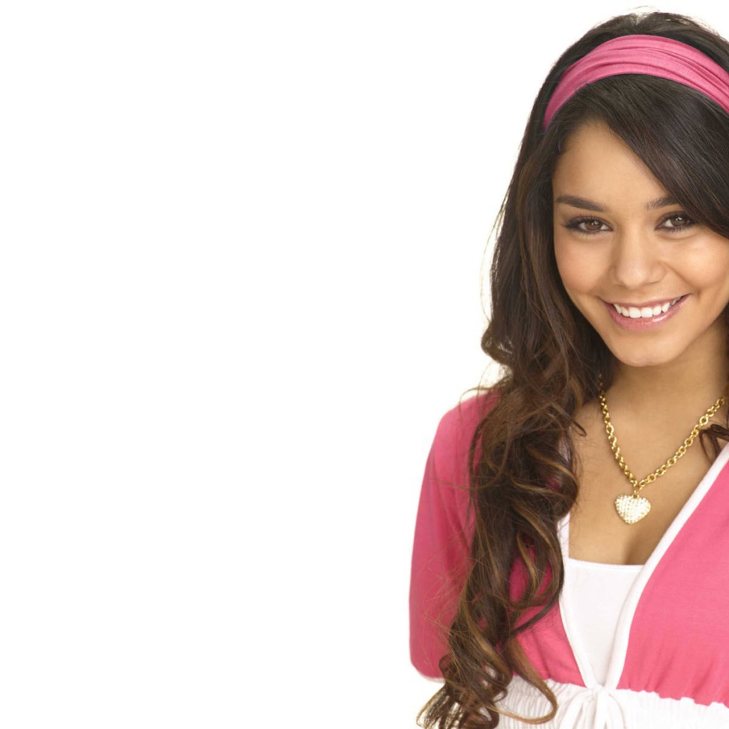 Улыбающаяся девушка Ванесса Хадженс