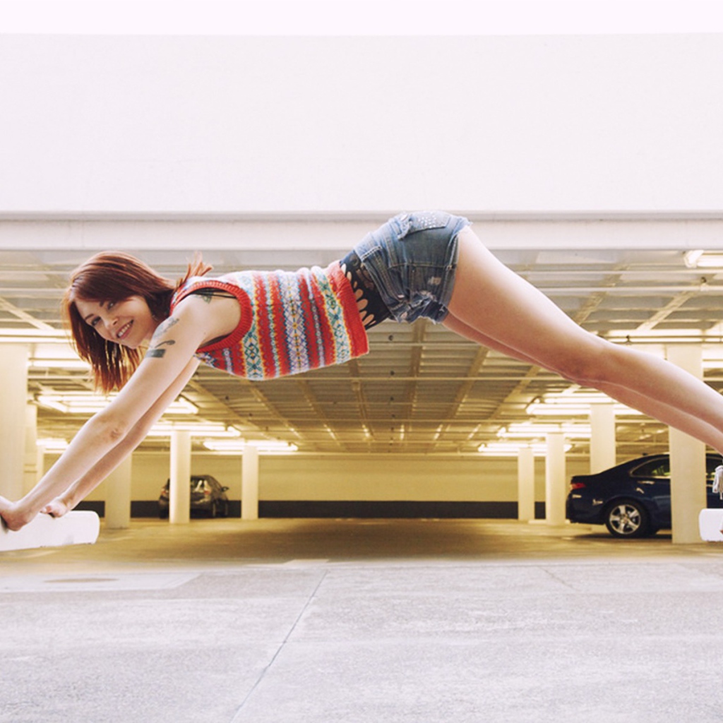 Спортивная девушка Бри Дэниелс