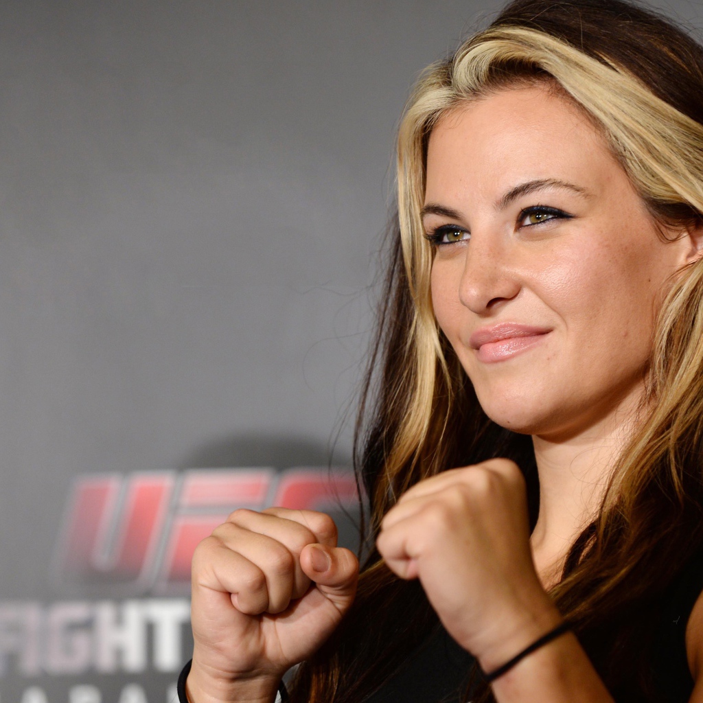 Спортивная девушка Миша Тейт