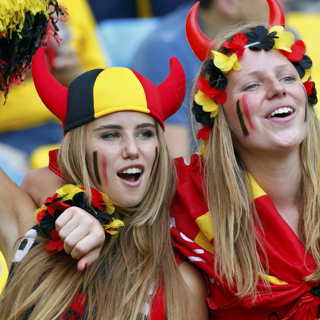 Девушки болеют за Бельгию на чемпионате