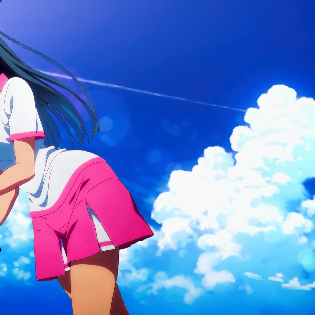 Девушка аниме Руру с ракеткой на фоне неба 