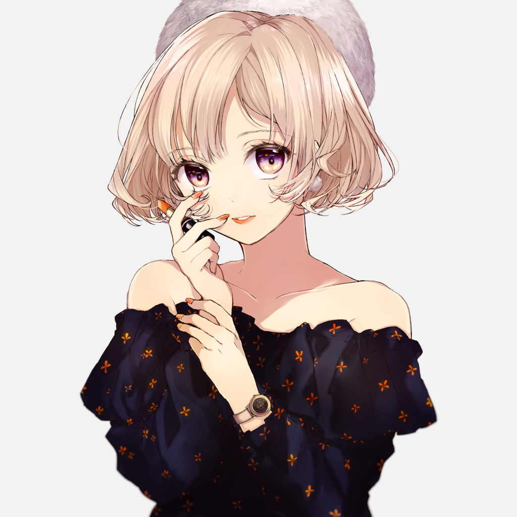 Девушка аниме блондинка с помадой в руках на белом фоне