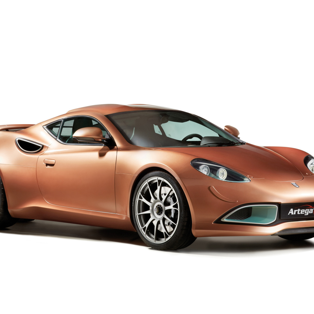 Коричневый автомобиль Artega Scalo на белом фоне 