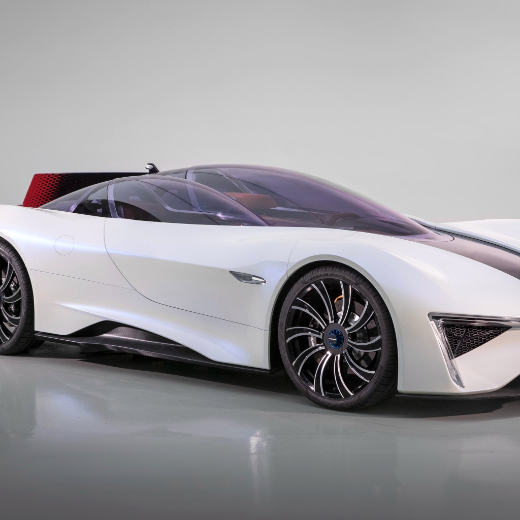 Стильный белый автомобиль Techrules Ren Supercar, 2017 