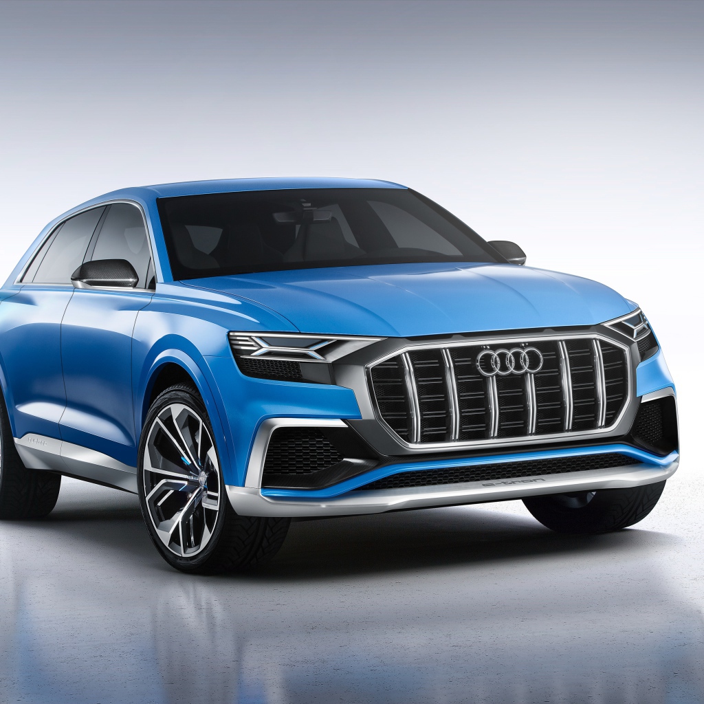 Синий кроссовер  Audi Q8 2018 