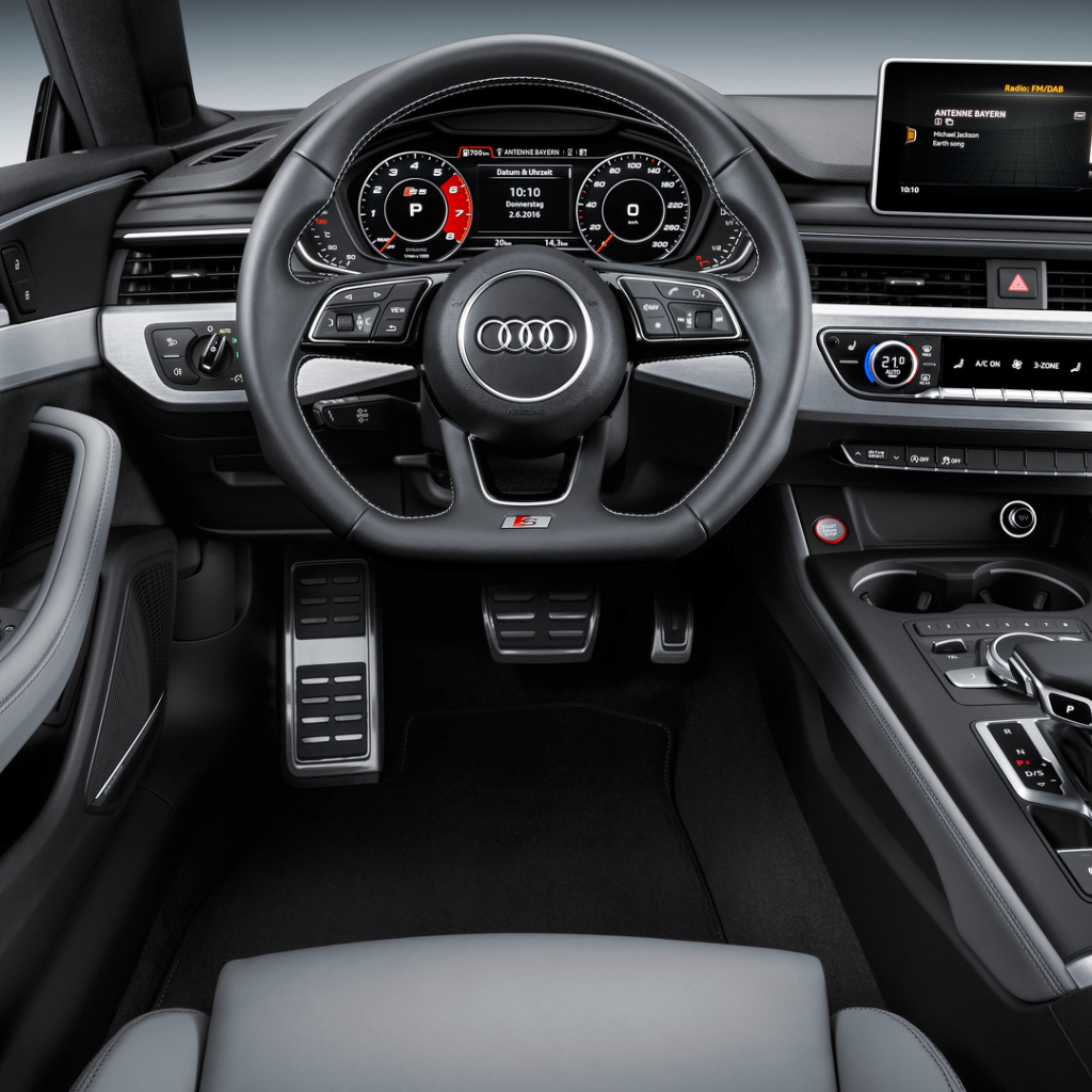 Салон автомобиля Audi A5 Coupe 2017