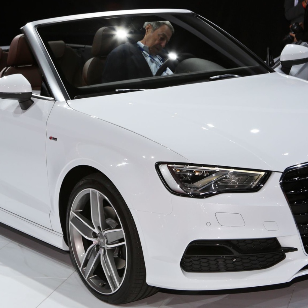 Белоснежный стильный Audi A3 2017 