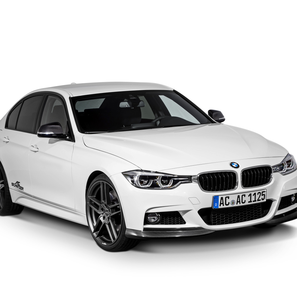 Белый автомобиль BMW 3 Series, 2017 