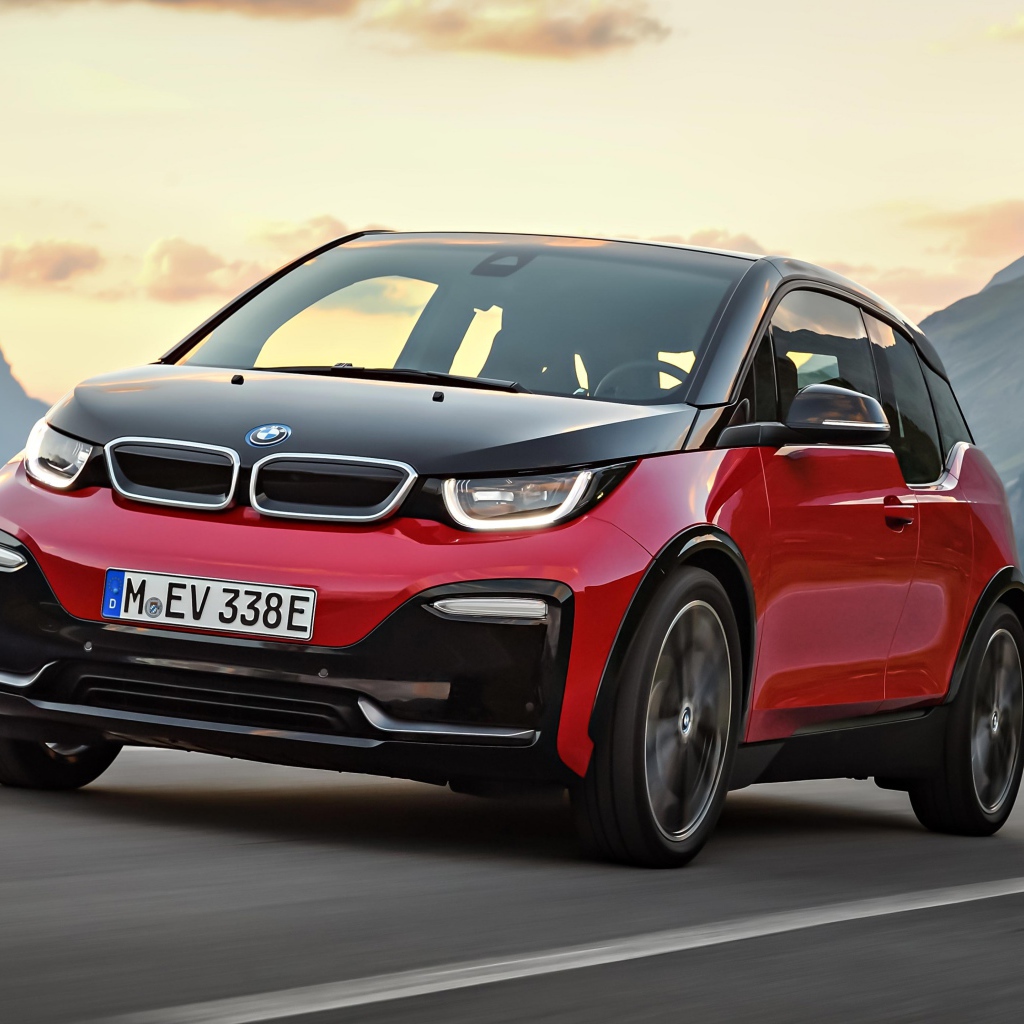 Миниатюрный электромобиль BMW i3s, 2018 года