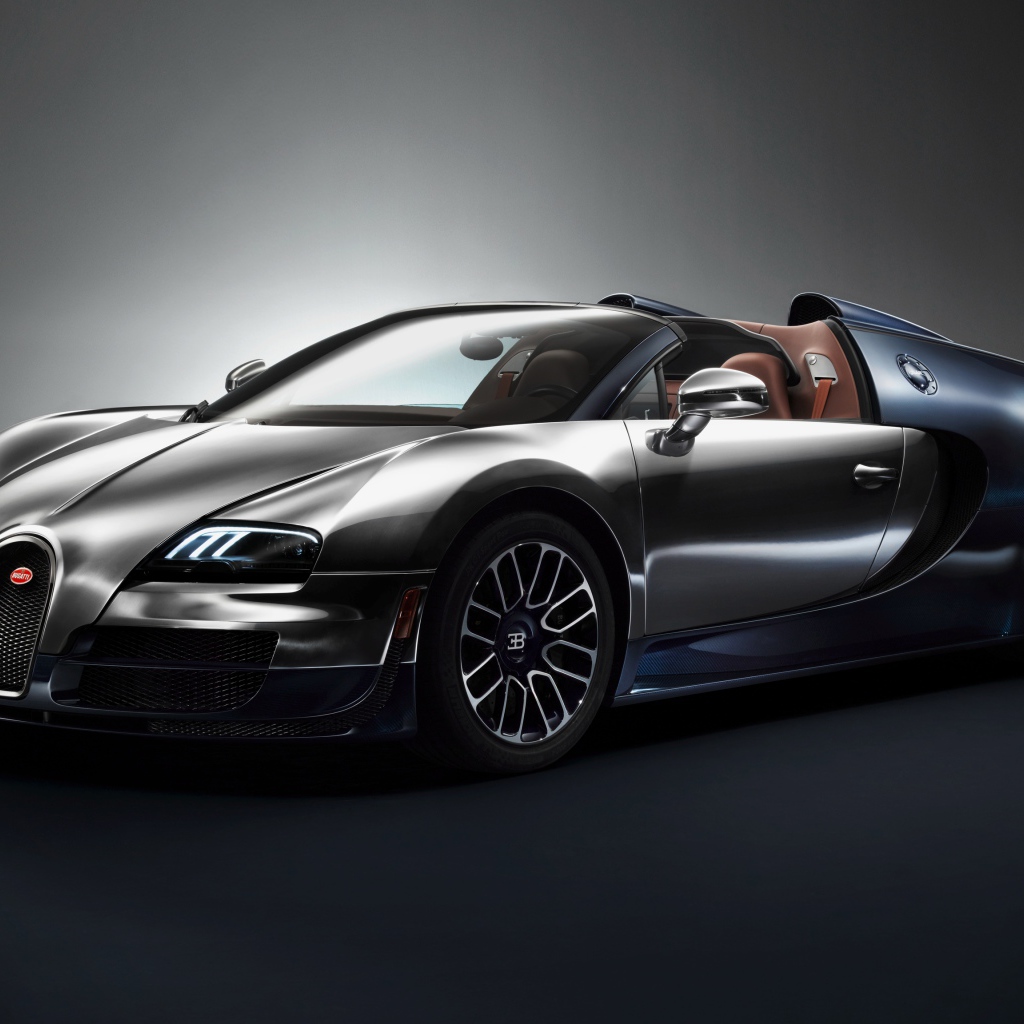 Стильный серебристый автомобиль Bugatti Veyron Grand