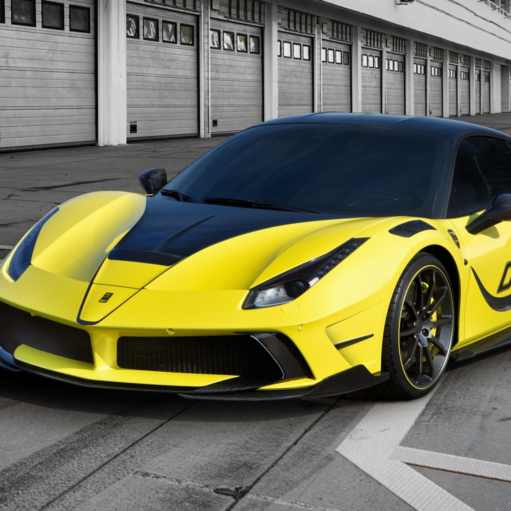 Мощный автомобиль Ferrari 488 GTB Siracusa желтого цвета