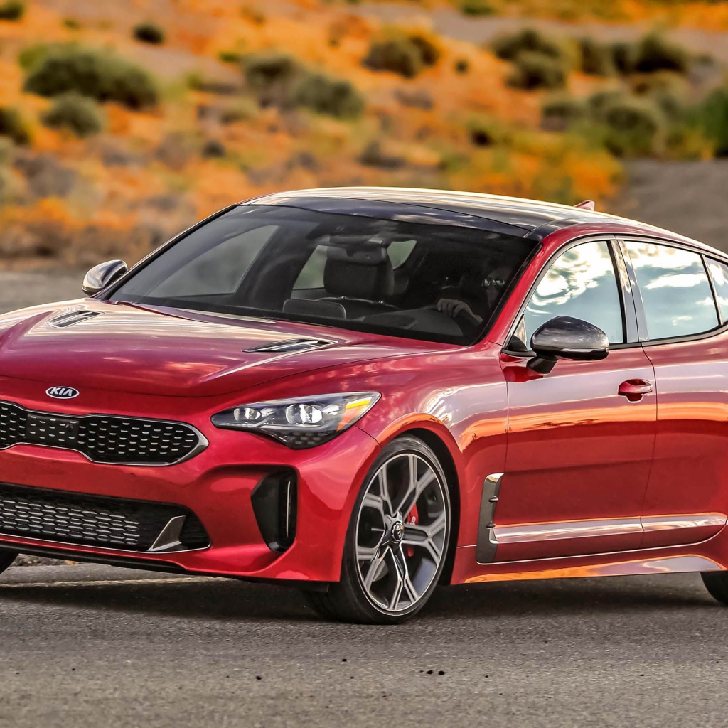 Красный автомобиль Kia Stinger GT2 RWD, 2018