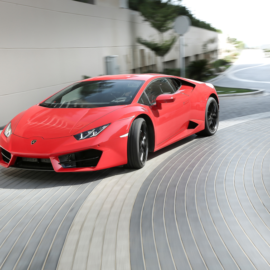 Красный спортивный автомобиль Lamborghini Huracan LP 580-2