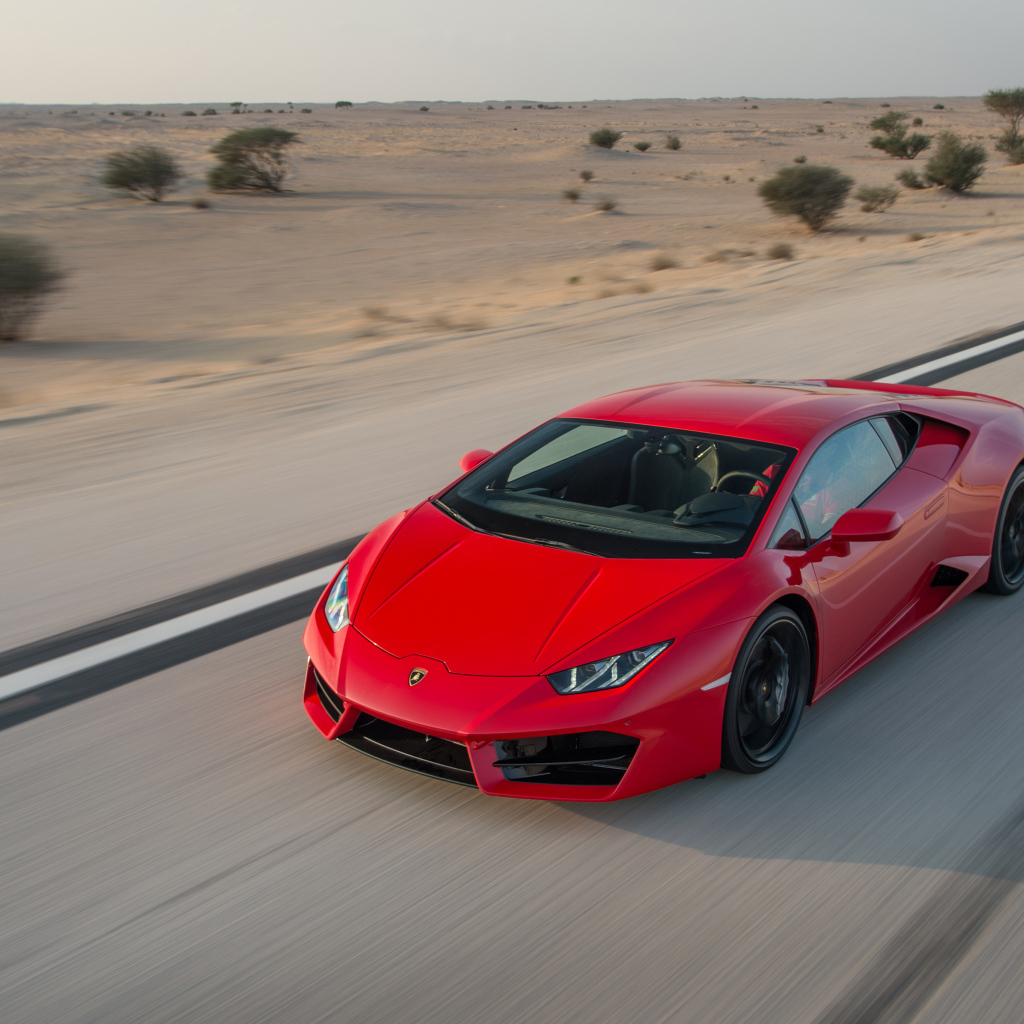 Красный спортивный автомобиль Lamborghini Huracan, LP 580-2 на трассе