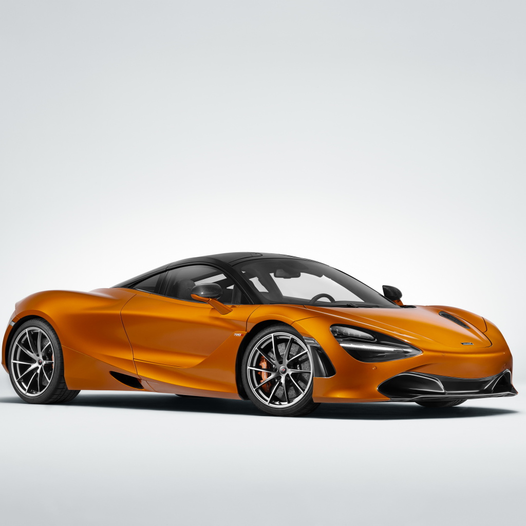 Спортивный автомобиль McLaren 720S Coupe 