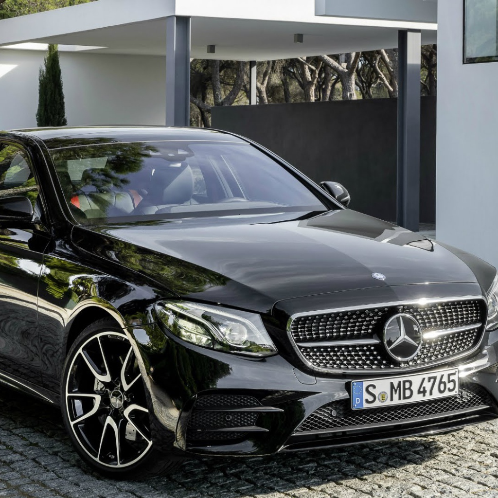Черный Mercedes E43 AMG 4MATIC 2017 года 