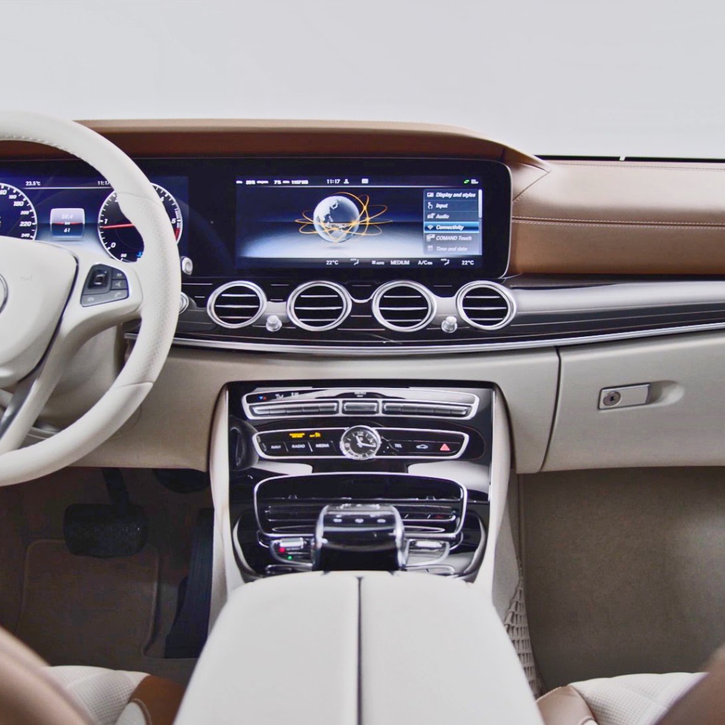 Салон Mercedes-Benz E-Class 2017 года