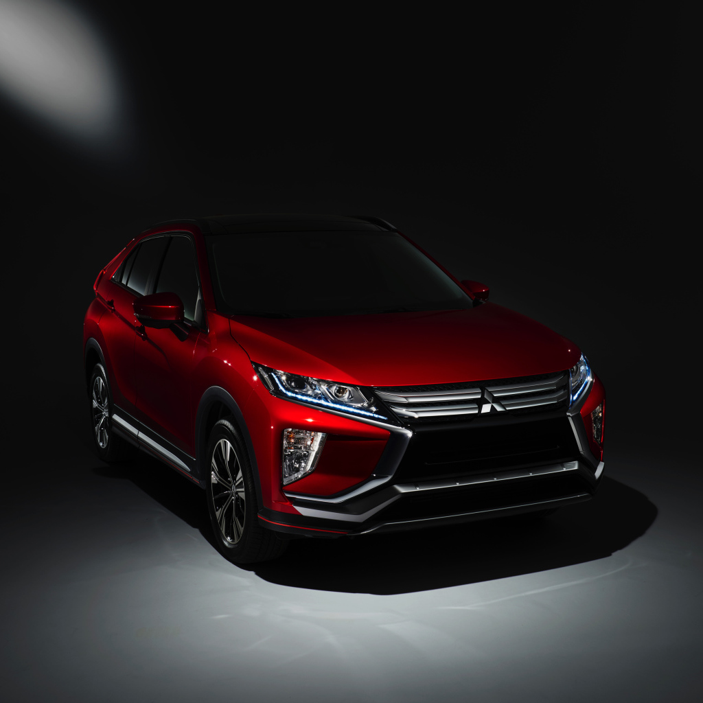 Красный автомобиль  Mitsubishi Eclipse Cross, 2018 