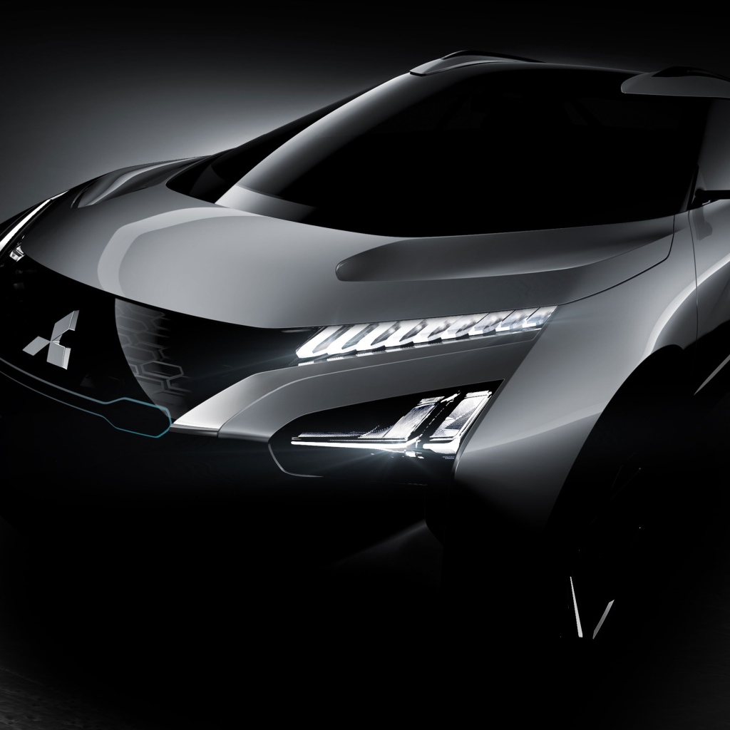 Серебристый автомобиль Mitsubishi Emirai 4 концепт