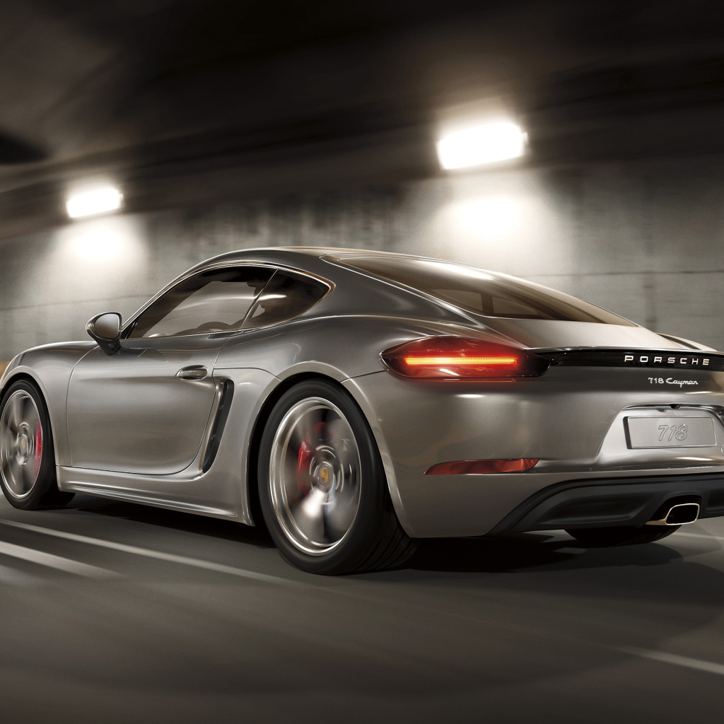 Спортивный автомобиль Porsche 718 Cayman GT4, 2018 вид сзади