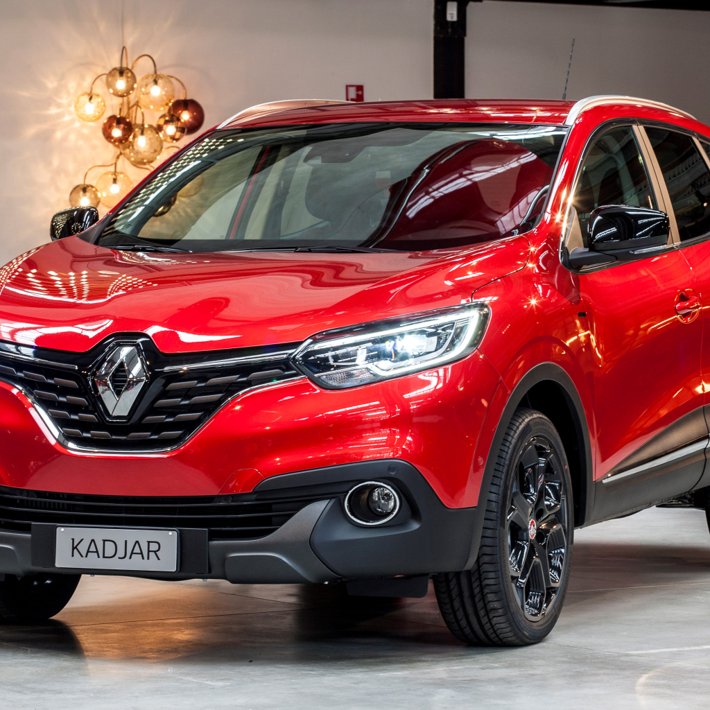 Красный автомобиль кроссовер Renault  Kadjar 