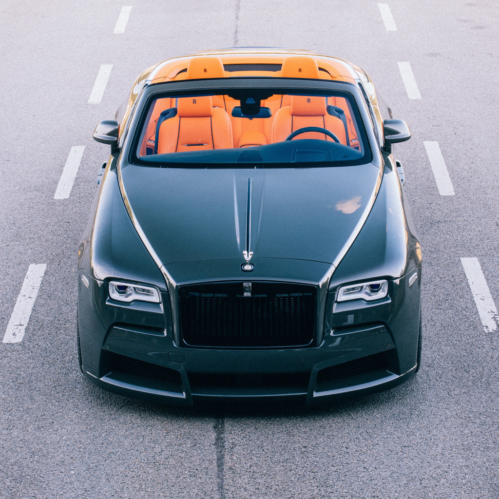 Зеленый автомобиль кабриолет Rolls Royce Dawn, 2018