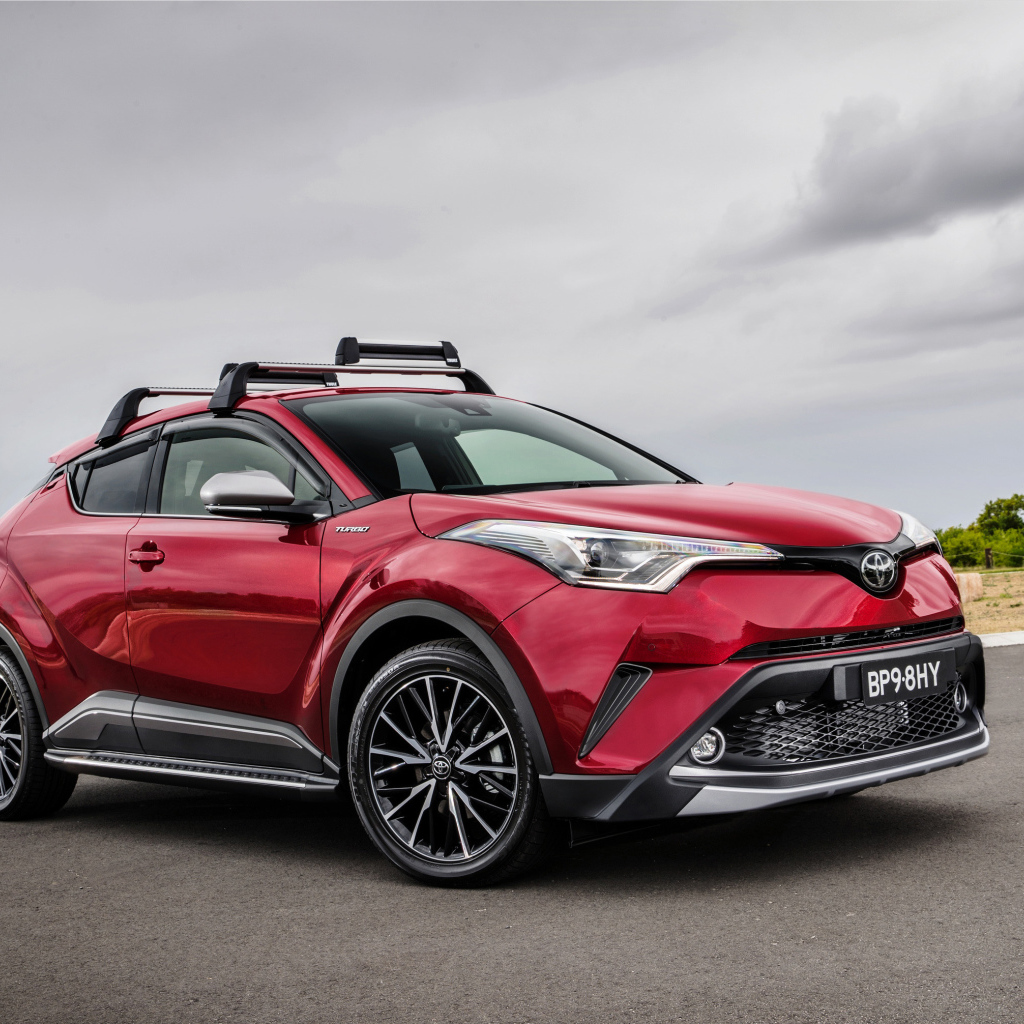 Красный кроссовер Toyota C-HR, 2017