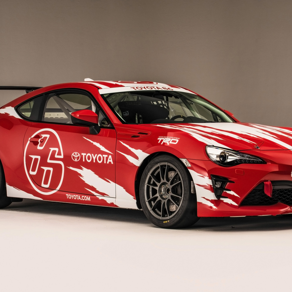 Красный гоночный автомобиль Toyota GT86