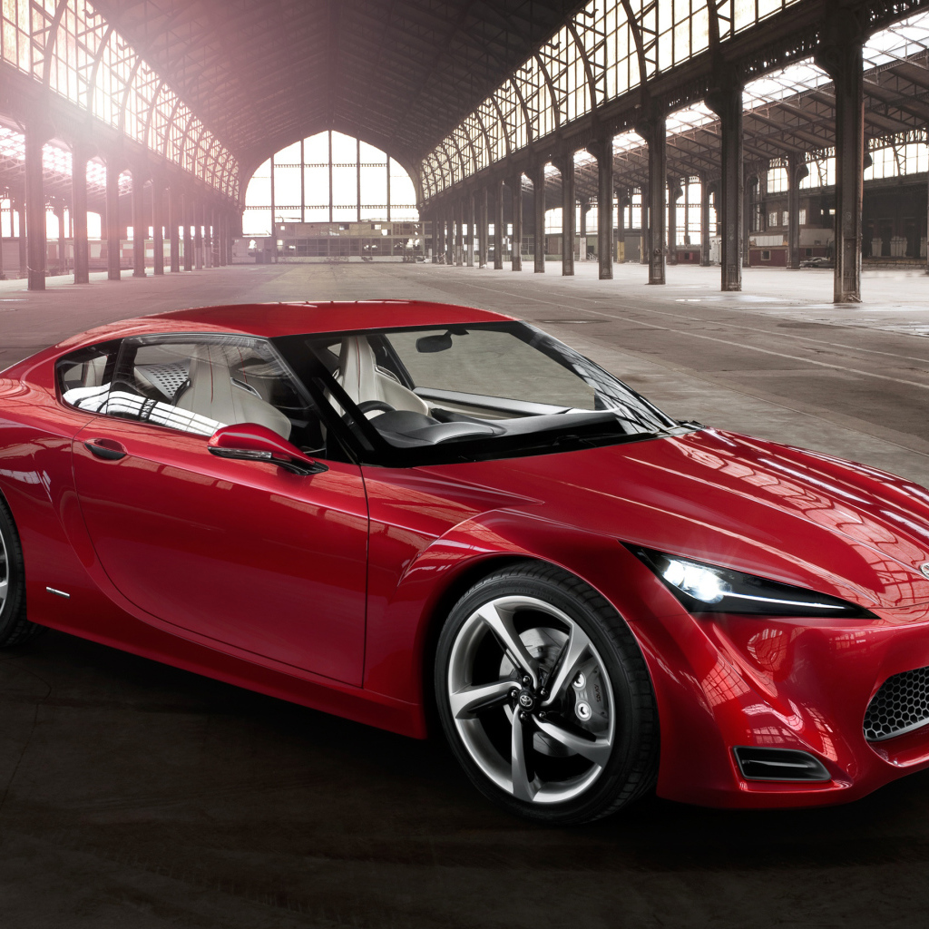 Красный спортивный автомобиль Toyota 86 