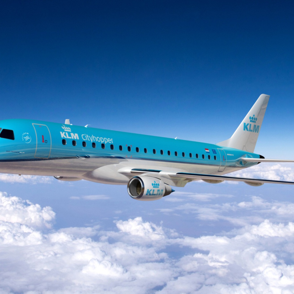 Сине - белый Embraer авиакомпании KLM Cityhopper 