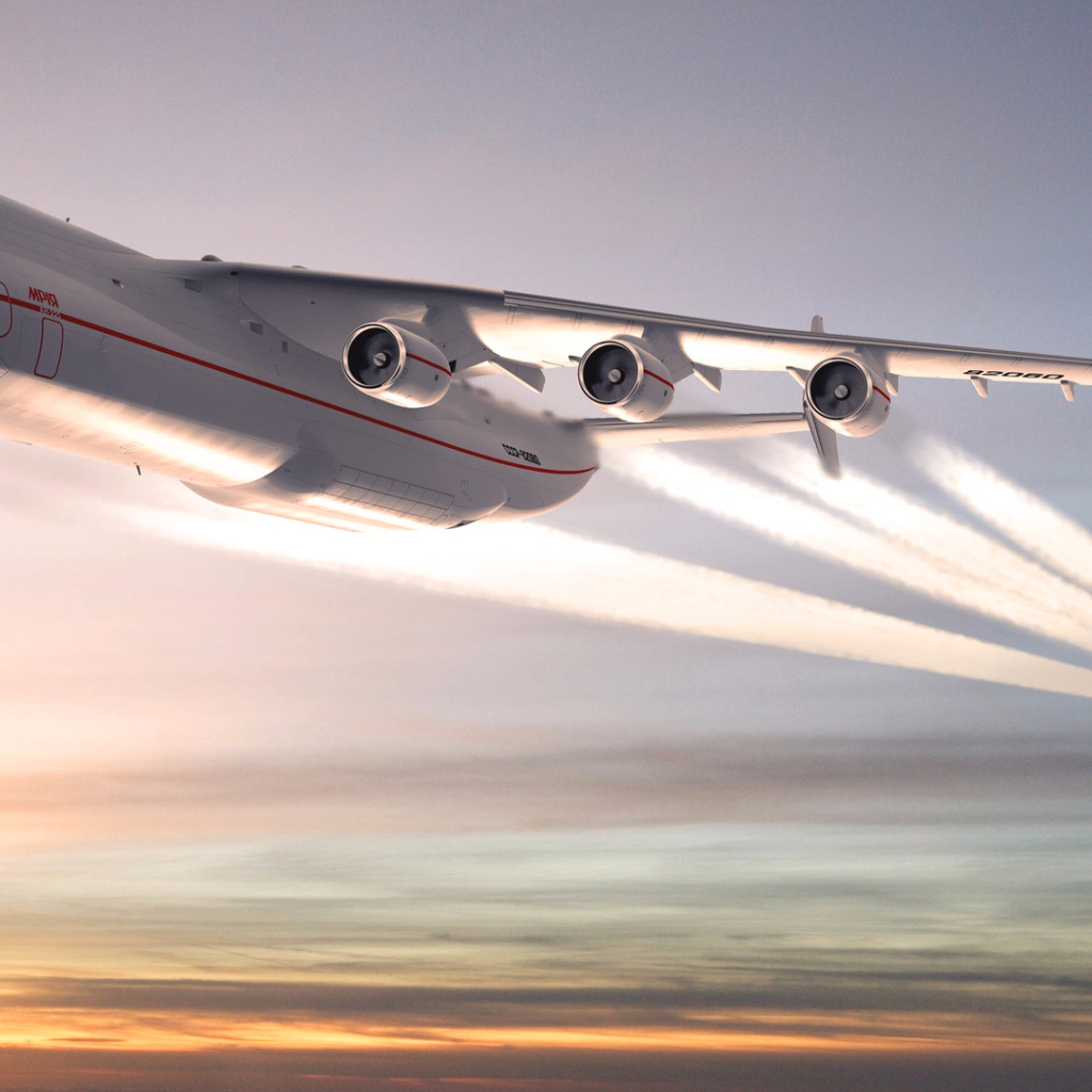 Реактивный самолет АН-225 Мрия на взлете 