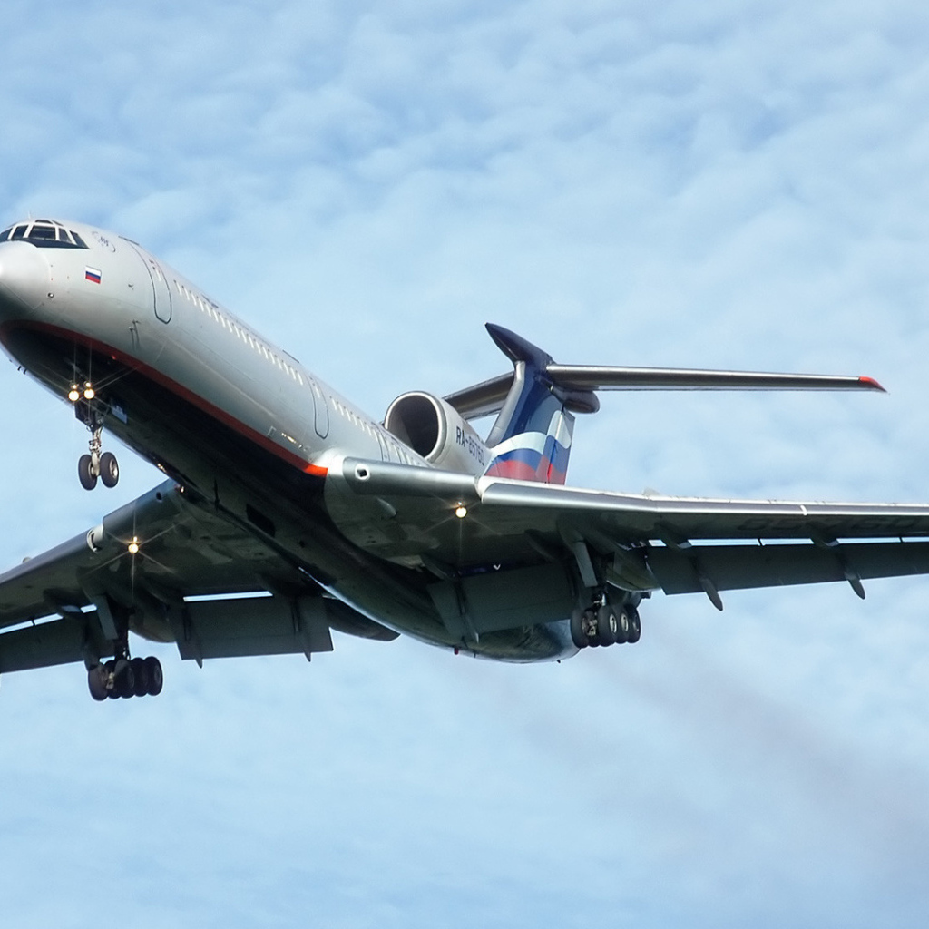 Самолет ТУ-154 российской авиакомпании Аэрофлот на взлете 