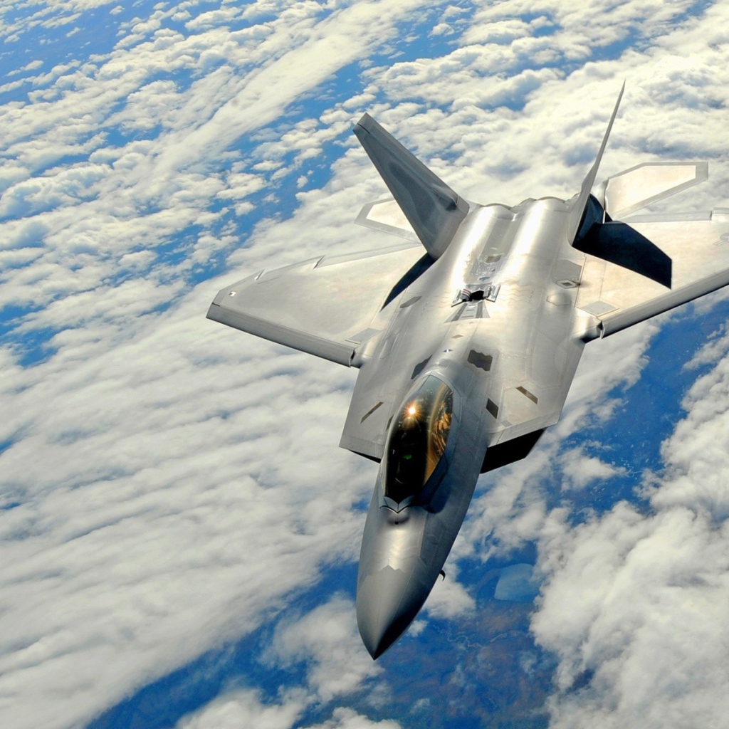 Военный американский самолет F22 Raptor 