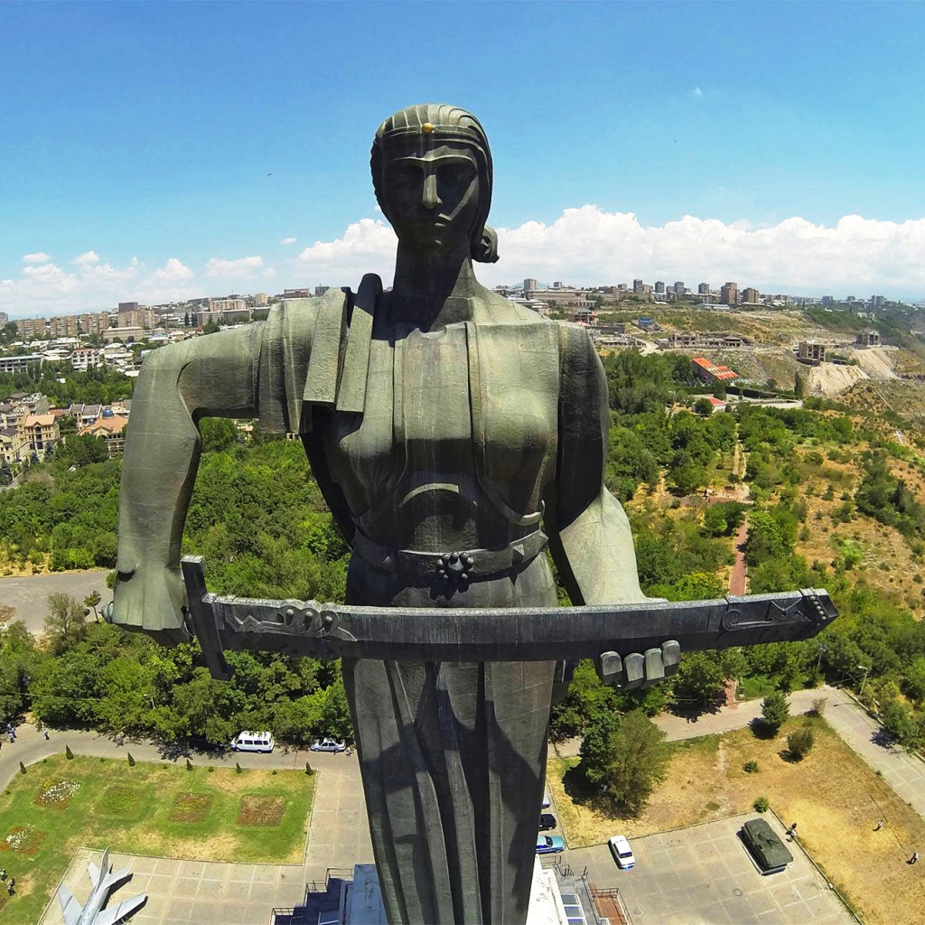 Памятник Мать Армения город Ереван 